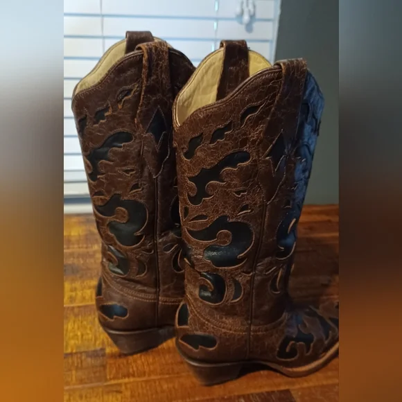 Corral Vintage Boots - Picture 3 of 10